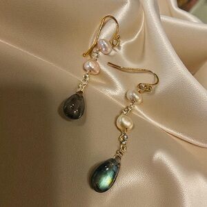 Elegant Drop Earrings with Pearls and  Labradorite
